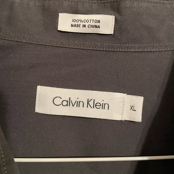 Mens Calvin Klein XL Button up Dress shirt. Dark Grey. - Picture 4 of 4